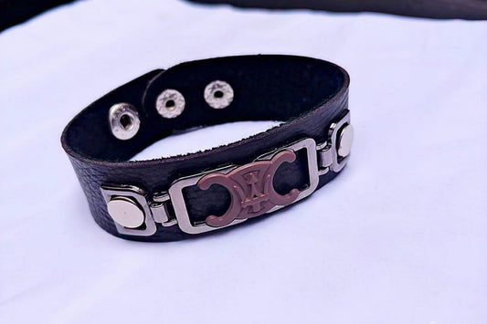 "Urban Steel™ Men's Leather Bracelet – Rugged Elegance in Black"